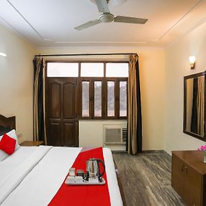Hotel O Av Homes Near Aravali Biodiversity Park